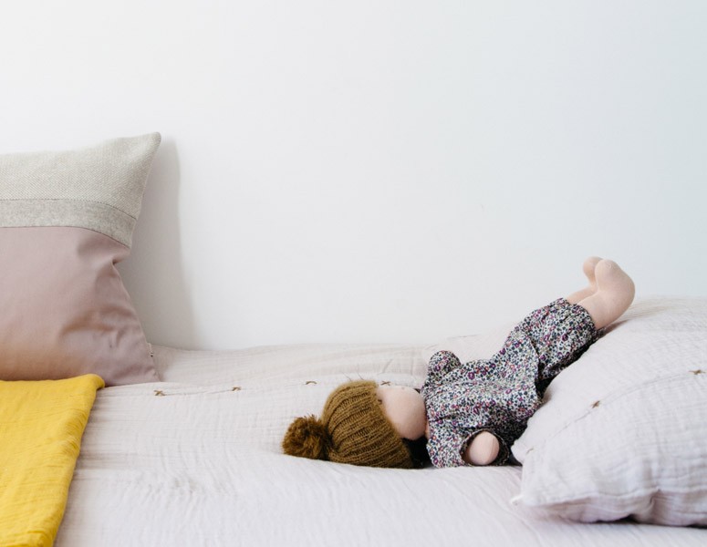 Comò e Fasciatoio Romantik, decorato, per la Camera di una Bambina.